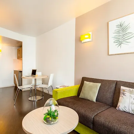 Adagio Access Reuilly 3*