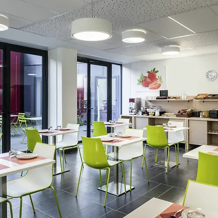 Adagio Access Reuilly 3*