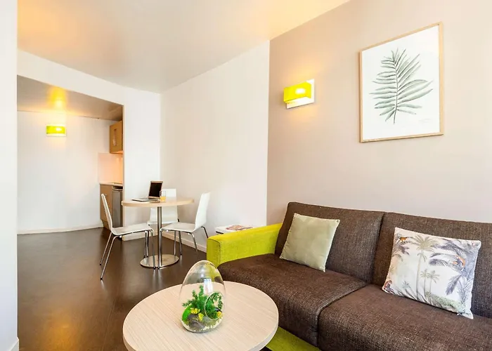 Adagio Access Reuilly 3*